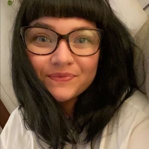 Meet your Posher, Leigh